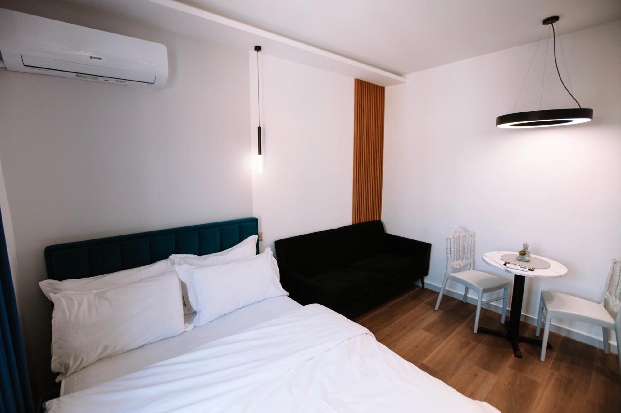 Barrikada Str Modern Apartments - The Nest Tirana Exterior photo