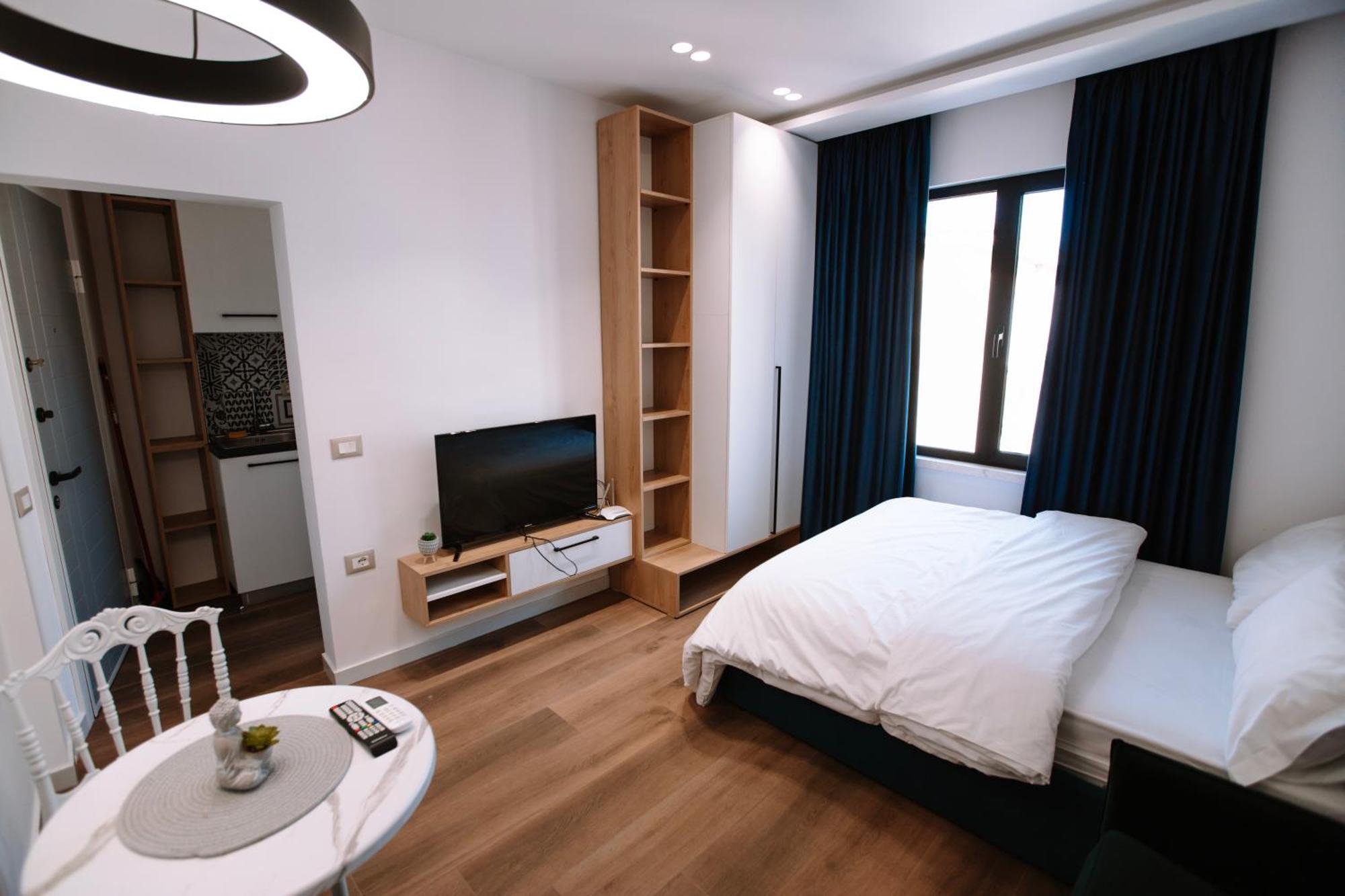 Barrikada Str Modern Apartments - The Nest Tirana Exterior photo